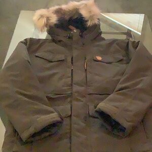 Fjall Raven Winter Coat Size Men’s Medium Forest Green